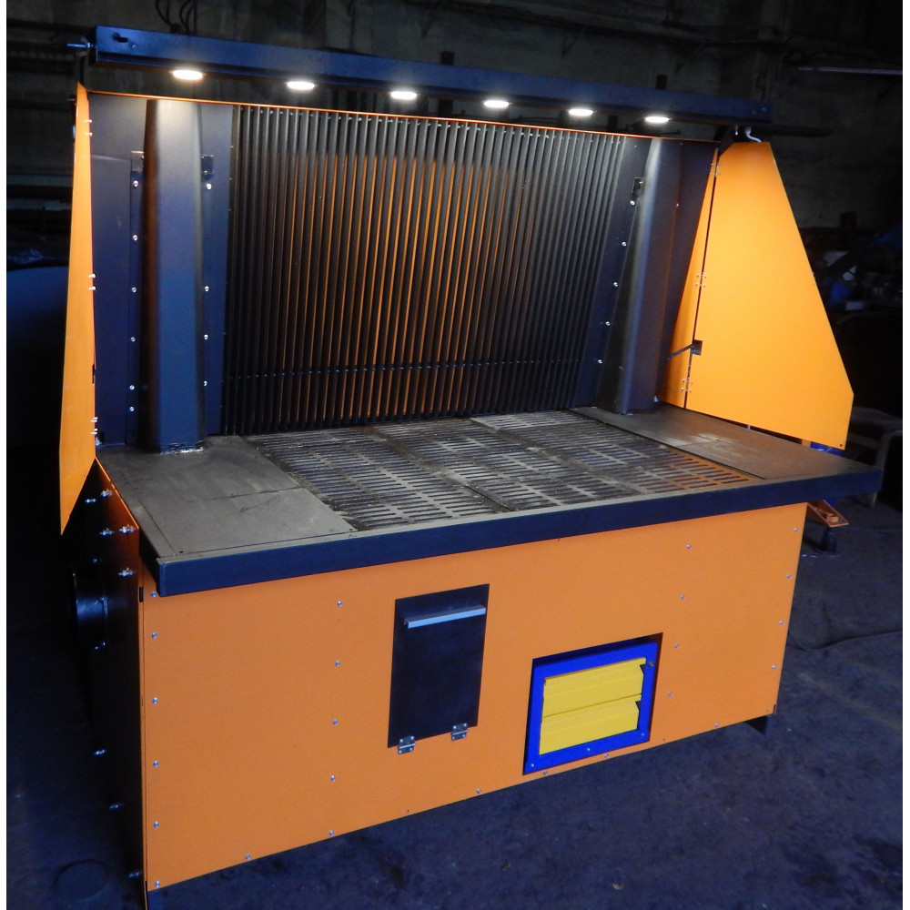 Стол сварочно-зачистной с фронтальной панелью равномерного всасывания ССЗ-1250 Ц2