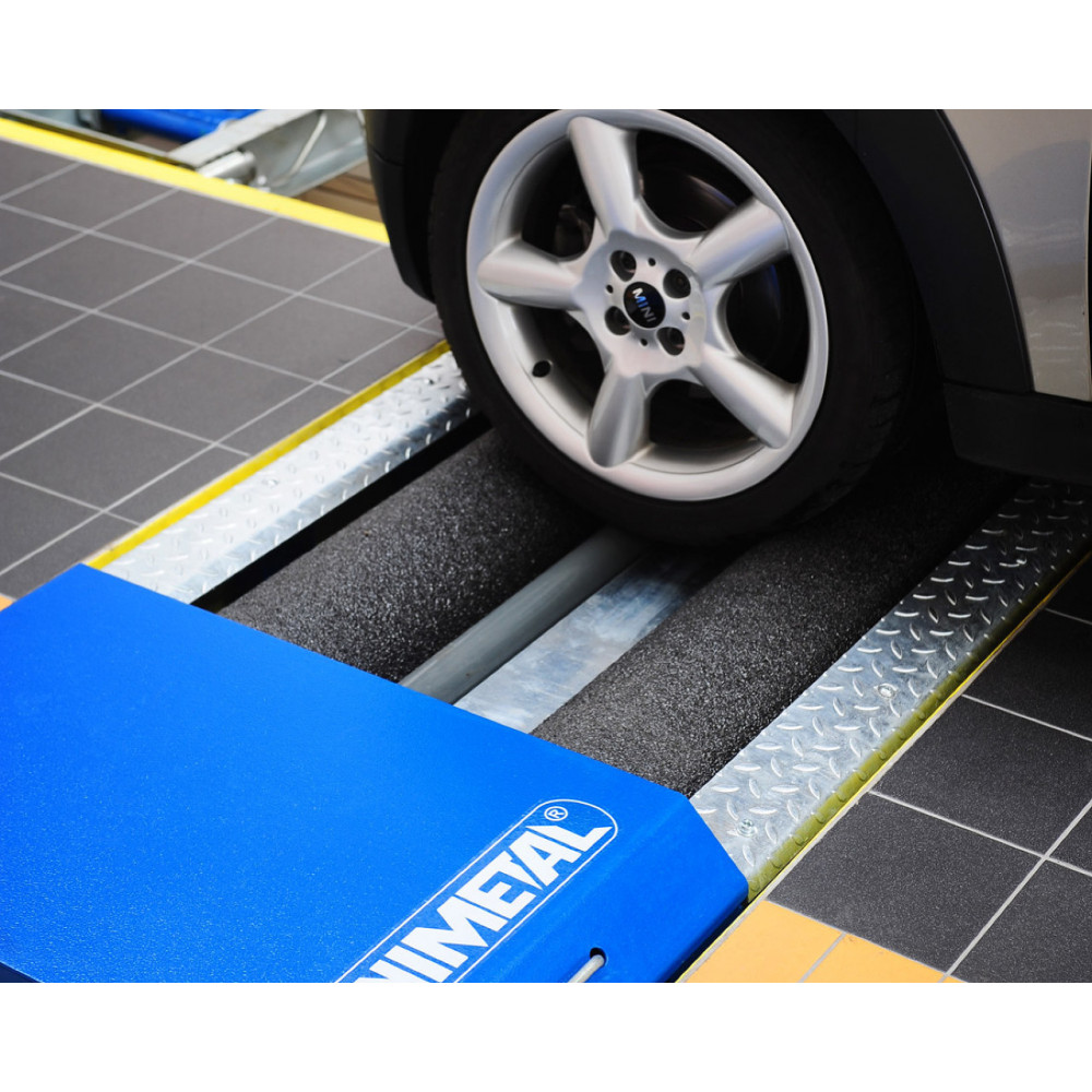 Универсальный тормозной стенд Unimetal RHE-30/10, роликовый, от 3,5 тонн