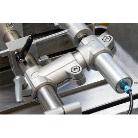 K0472 Зажимы для круглых труб крестовые из алюминия